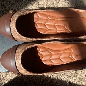 Coach saddle/Tan size 7